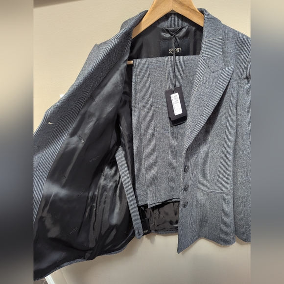 Seventy 4 button Suit - Windowpane/Micro-houndstooth, Grey/black, 70% off - Picture 8 of 8